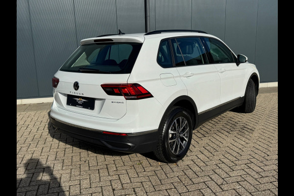 Volkswagen Tiguan 1.4 TSI eHybrid Life * Navigatie * Stoelverwarming * Virtual Cockpit * Adaptieve Cruise Control *