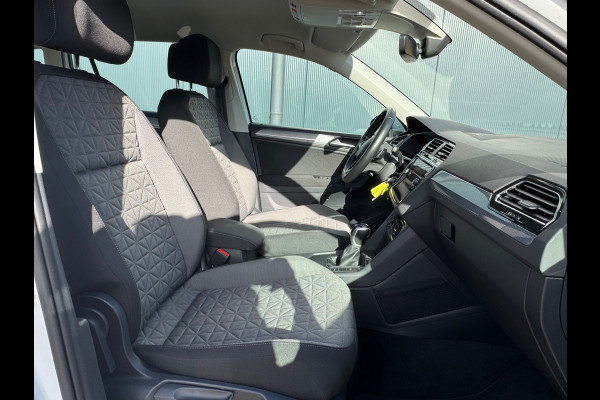 Volkswagen Tiguan 1.4 TSI eHybrid Life * Navigatie * Stoelverwarming * Virtual Cockpit * Adaptieve Cruise Control *