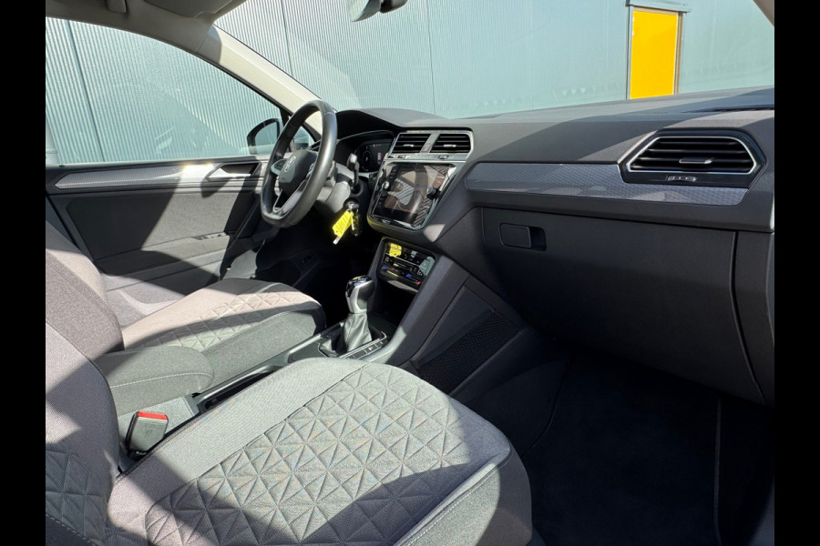 Volkswagen Tiguan 1.4 TSI eHybrid Life * Navigatie * Stoelverwarming * Virtual Cockpit * Adaptieve Cruise Control *