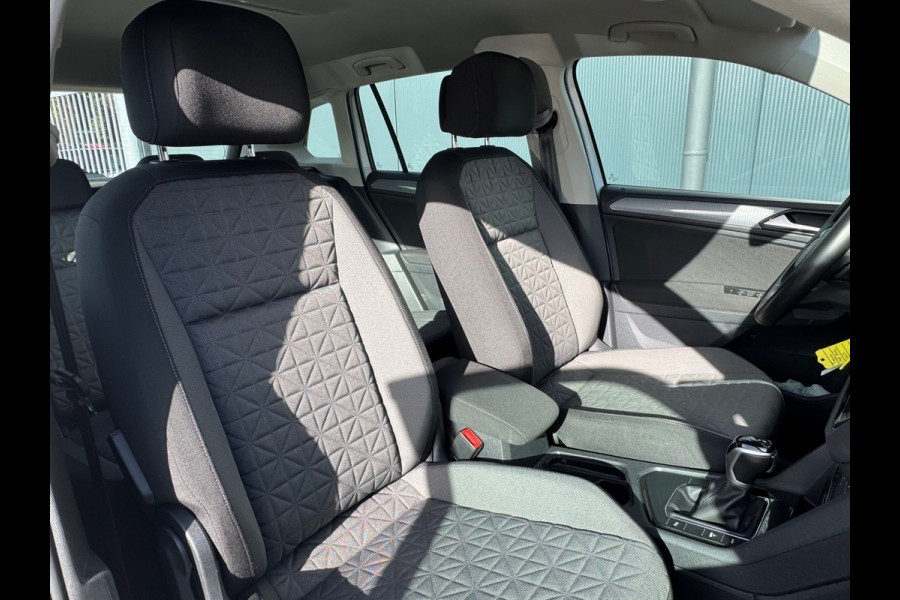 Volkswagen Tiguan 1.4 TSI eHybrid Life * Navigatie * Stoelverwarming * Virtual Cockpit * Adaptieve Cruise Control *