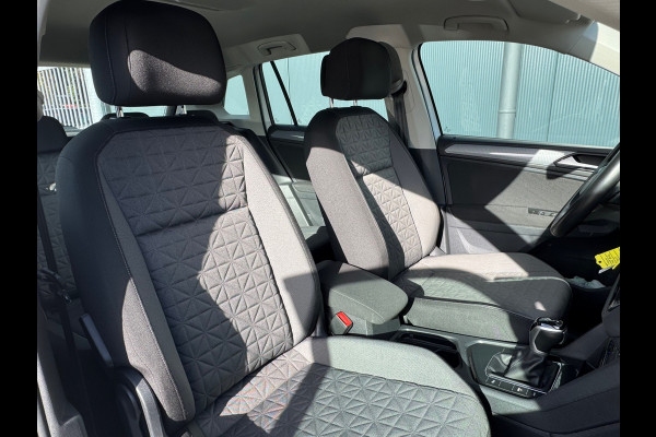 Volkswagen Tiguan 1.4 TSI eHybrid Life * Navigatie * Stoelverwarming * Virtual Cockpit * Adaptieve Cruise Control *