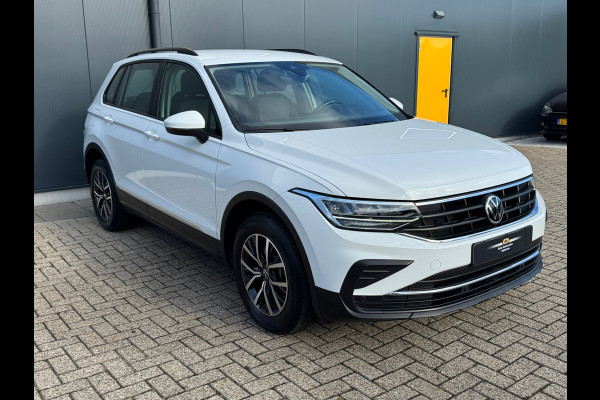 Volkswagen Tiguan 1.4 TSI eHybrid Life * Navigatie * Stoelverwarming * Virtual Cockpit * Adaptieve Cruise Control *