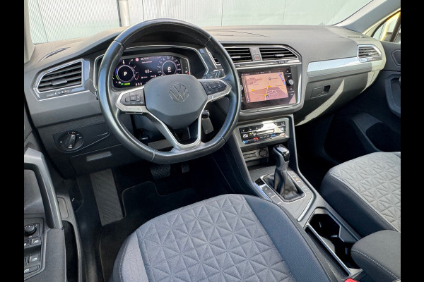 Volkswagen Tiguan 1.4 TSI eHybrid Life * Navigatie * Stoelverwarming * Virtual Cockpit * Adaptieve Cruise Control *