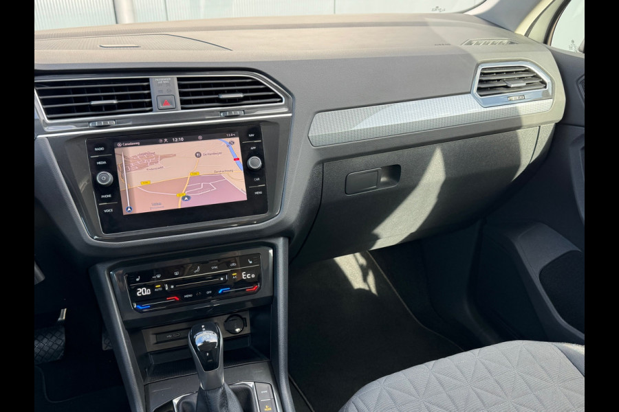Volkswagen Tiguan 1.4 TSI eHybrid Life * Navigatie * Stoelverwarming * Virtual Cockpit * Adaptieve Cruise Control *