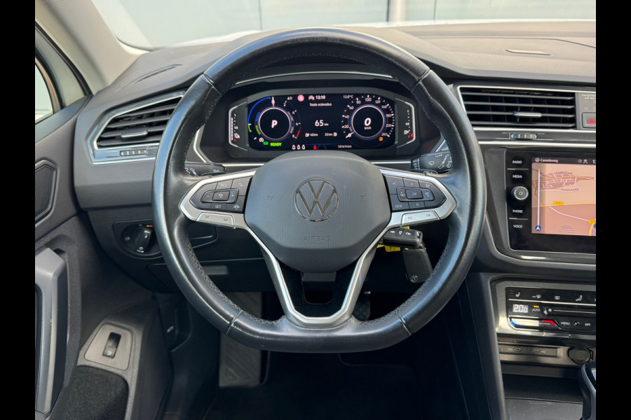 Volkswagen Tiguan 1.4 TSI eHybrid Life * Navigatie * Stoelverwarming * Virtual Cockpit * Adaptieve Cruise Control *