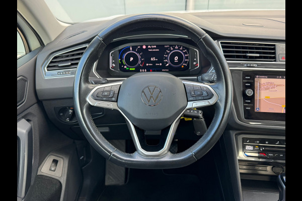 Volkswagen Tiguan 1.4 TSI eHybrid Life * Navigatie * Stoelverwarming * Virtual Cockpit * Adaptieve Cruise Control *