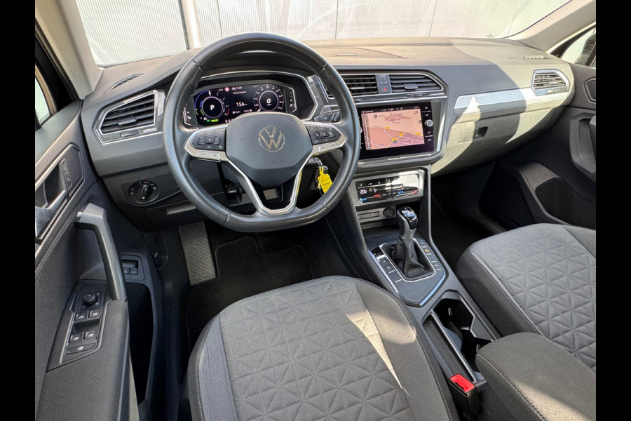 Volkswagen Tiguan 1.4 TSI eHybrid Life * Trekhaak * Matrix Led * Stuurverwarming * El. Klep *
