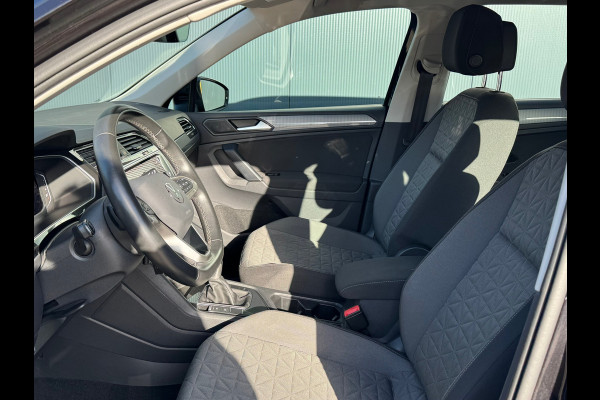 Volkswagen Tiguan 1.4 TSI eHybrid Life * Trekhaak * Matrix Led * Stuurverwarming * El. Klep *