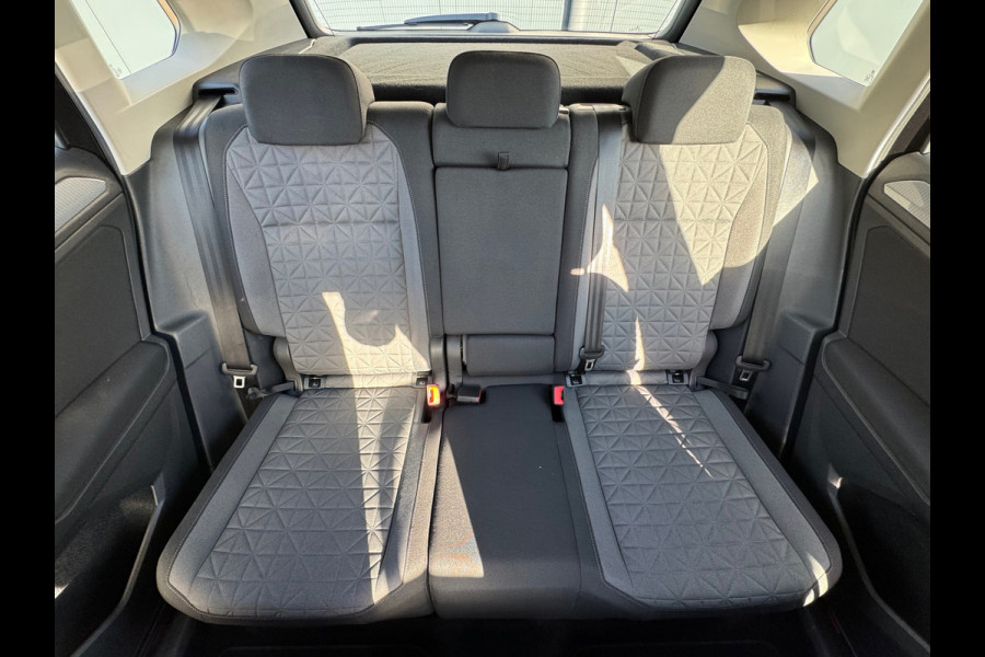 Volkswagen Tiguan 1.4 TSI eHybrid Life * Trekhaak * Matrix Led * Stuurverwarming * El. Klep *