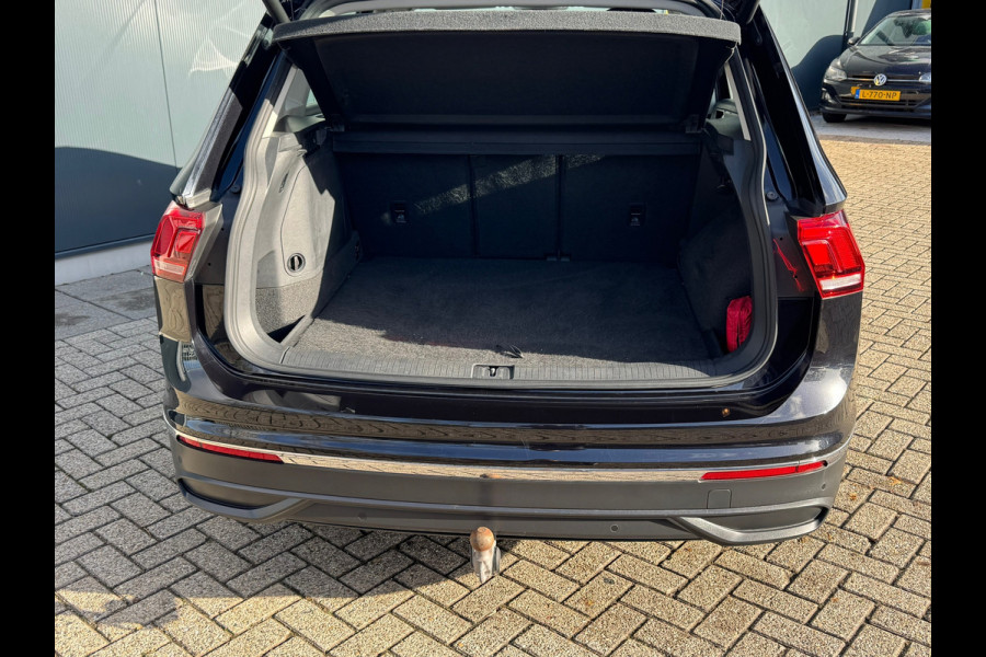 Volkswagen Tiguan 1.4 TSI eHybrid Life * Trekhaak * Matrix Led * Stuurverwarming * El. Klep *