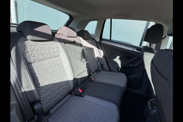 Volkswagen Tiguan 1.4 TSI eHybrid Life * Trekhaak * Matrix Led * Stuurverwarming * El. Klep *