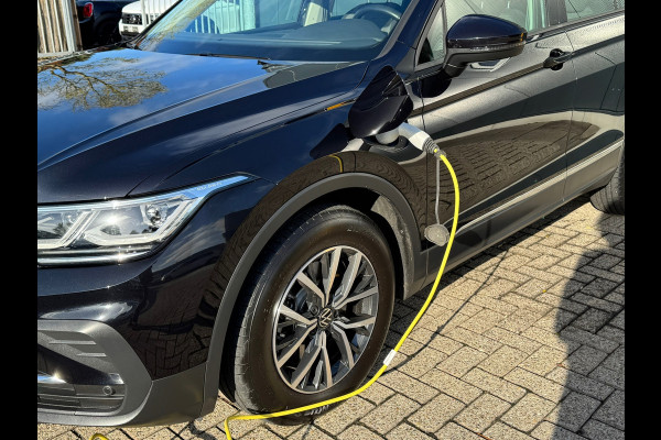 Volkswagen Tiguan 1.4 TSI eHybrid Life * Trekhaak * Matrix Led * Stuurverwarming * El. Klep *