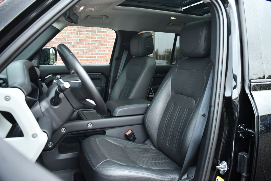 Land Rover Defender 110 3.0 P400 HSE 7-pers Pano Trekh ACC 22inch HUD Standkachel