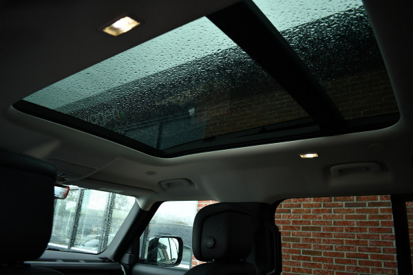 Land Rover Defender 110 3.0 P400 HSE 7-pers Pano Trekh ACC 22inch HUD Standkachel