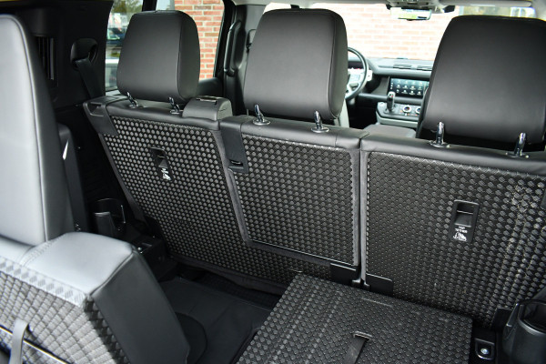 Land Rover Defender 110 3.0 P400 HSE 7-pers Pano Trekh ACC 22inch HUD Standkachel