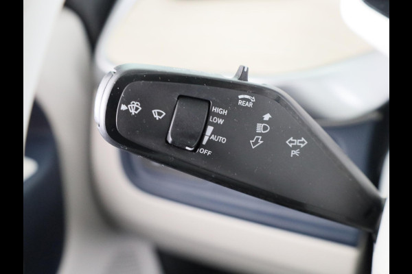 Volkswagen ID. Buzz 1st 77kWh 204 pk | Navigatie | Parkeersensoren (Park assist) | Achteruitrijcamera | Adaptieve cruise control | Matrix LED koplampen | Stoelverwarming | Volkswagen ID. Buzz 1st 77kWh 204 pk | Navigatie | Parkeersensoren (Park assist) | Achteruitrijcamera | Adaptieve cruise control | Matrix LED koplampen | Stoelverwarming |