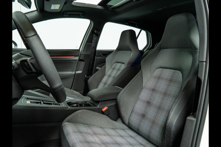 Volkswagen Golf GTE | 245PK | Pano | Matrix-LED Volkswagen Golf GTE | 245PK | Pano | Matrix-LED