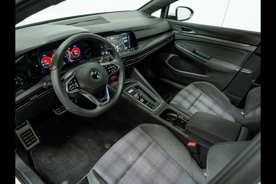 Volkswagen Golf GTE | 245PK | Pano | Matrix-LED Volkswagen Golf GTE | 245PK | Pano | Matrix-LED