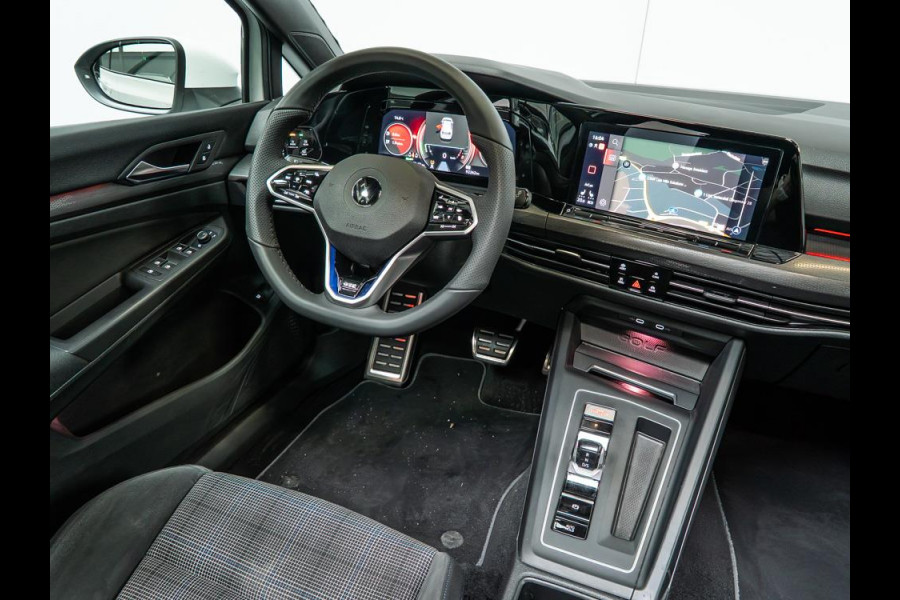 Volkswagen Golf GTE | 245PK | Pano | Matrix-LED Volkswagen Golf GTE | 245PK | Pano | Matrix-LED