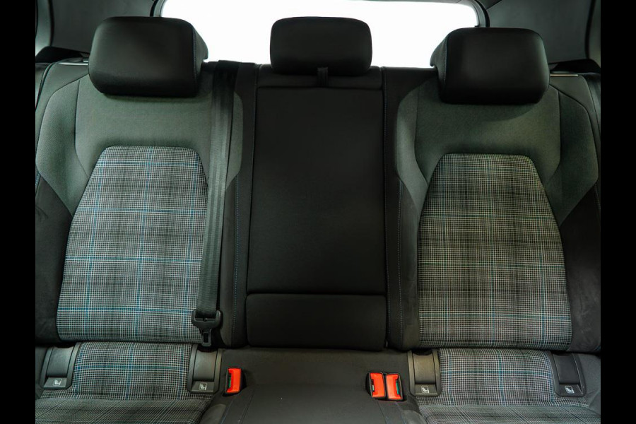 Volkswagen Golf GTE | 245PK | Pano | Matrix-LED Volkswagen Golf GTE | 245PK | Pano | Matrix-LED