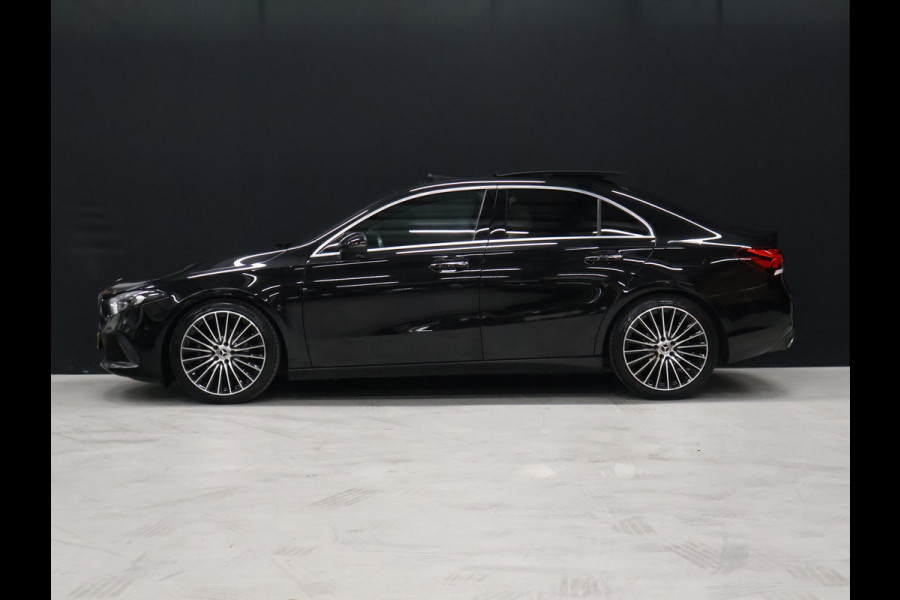 Mercedes-Benz A-Klasse 180 Sport Luxury [TREKHAAK INKLAPBAAR, SCHUIFKANTELDAK, MEMORY SEATS, BURMESTER SOUND, CAMERA, STOELVERWARMING, VOL LEDER, BLUETOOTH, CRUISE, CLIMATE, NIEUWSTAAT]