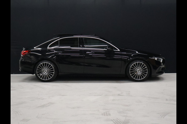 Mercedes-Benz A-Klasse 180 Sport Luxury [TREKHAAK INKLAPBAAR, SCHUIFKANTELDAK, MEMORY SEATS, BURMESTER SOUND, CAMERA, STOELVERWARMING, VOL LEDER, BLUETOOTH, CRUISE, CLIMATE, NIEUWSTAAT]