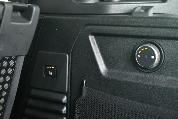 Land Rover Defender 110 3.0 P400 HSE 7-pers Pano Trekh ACC 22inch HUD Standkachel