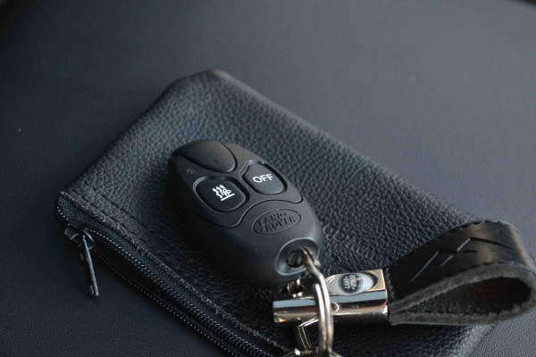 Land Rover Defender 110 3.0 P400 HSE 7-pers Pano Trekh ACC 22inch HUD Standkachel