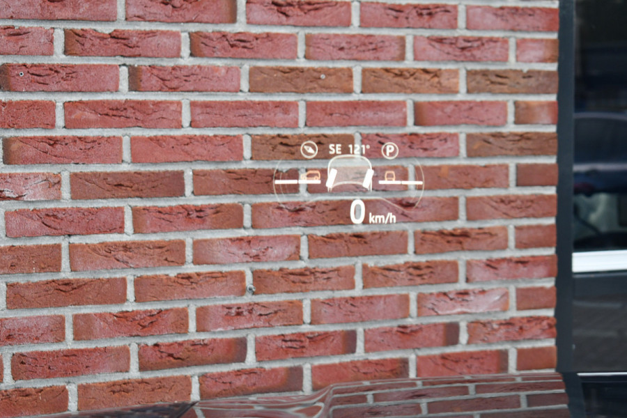 Land Rover Defender 110 3.0 P400 HSE 7-pers Pano Trekh ACC 22inch HUD Standkachel