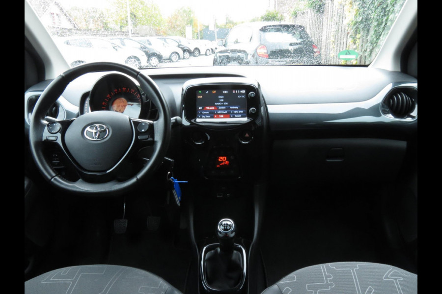 Toyota Aygo 1.0 VVT-i x-joy | HALF LEDER | GROOT SCHERM NAVI | CAMERA | LICHTMETALEN VELGEN | CLIMA-AIRCO | DEALER ONDERHOUDEN | Toyota Aygo 1.0 VVT-i x-joy | HALF LEDER | GROOT SCHERM NAVI | CAMERA | LICHTMETALEN VELGEN | CLIMA-AIRCO | DEALER ONDERHOUDEN |