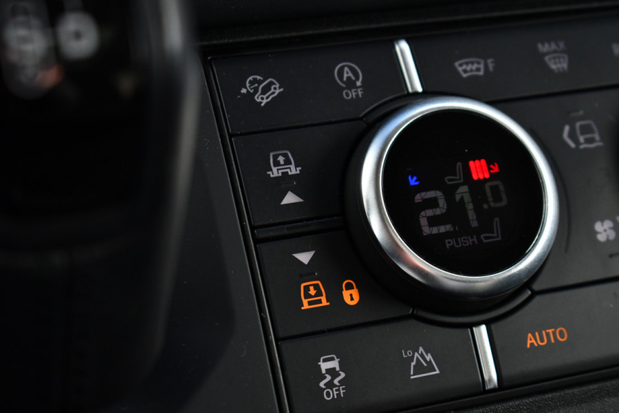 Land Rover Defender 110 3.0 P400 HSE 7-pers Pano Trekh ACC 22inch HUD Standkachel