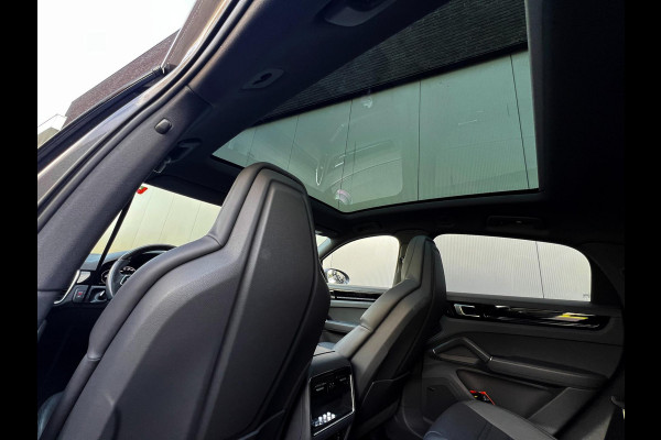 Porsche Cayenne Coupé 3.0 E-Hybrid Sportuitlaat_PDLs+_Headsup_Luchtviering Porsche Cayenne Coupé 3.0 E-Hybrid Sportuitlaat_PDLs+_Headsup_Luchtviering