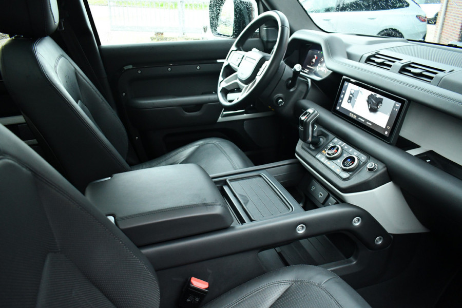 Land Rover Defender 110 3.0 P400 HSE 7-pers Pano Trekh ACC 22inch HUD Standkachel