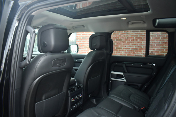 Land Rover Defender 110 3.0 P400 HSE 7-pers Pano Trekh ACC 22inch HUD Standkachel