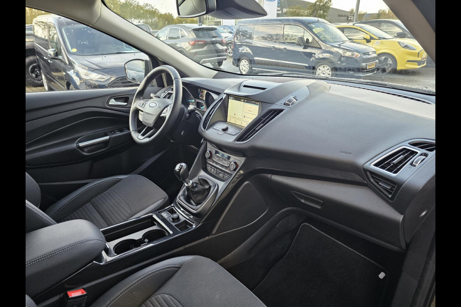 Ford Kuga 1.5 EcoBoost Titanium 150 pk | Nieuwstaat | Navigatie | PDC voor + achter | Keyless entry | Elektrisch bedienbare achterklep | Winterpack | Bi-xenon etc. Ford Kuga 1.5 EcoBoost Titanium 150 pk | Nieuwstaat | Navigatie | PDC voor + achter | Keyless entry | Elektrisch bedienbare achterklep | Winterpack | Bi-xenon etc.