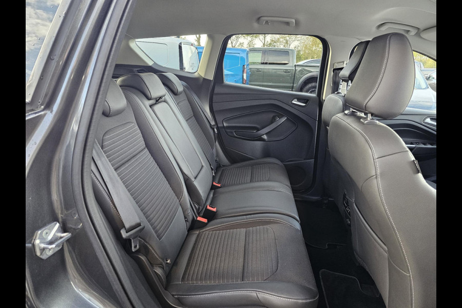 Ford Kuga 1.5 EcoBoost Titanium 150 pk | Nieuwstaat | Navigatie | PDC voor + achter | Keyless entry | Elektrisch bedienbare achterklep | Winterpack | Bi-xenon etc. Ford Kuga 1.5 EcoBoost Titanium 150 pk | Nieuwstaat | Navigatie | PDC voor + achter | Keyless entry | Elektrisch bedienbare achterklep | Winterpack | Bi-xenon etc.