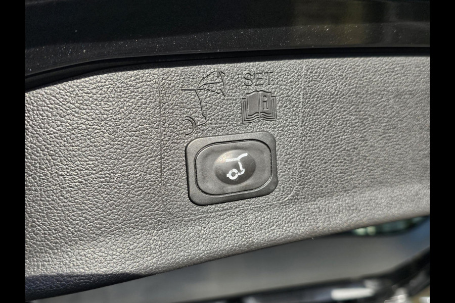 Ford Kuga 1.5 EcoBoost Titanium 150 pk | Nieuwstaat | Navigatie | PDC voor + achter | Keyless entry | Elektrisch bedienbare achterklep | Winterpack | Bi-xenon etc. Ford Kuga 1.5 EcoBoost Titanium 150 pk | Nieuwstaat | Navigatie | PDC voor + achter | Keyless entry | Elektrisch bedienbare achterklep | Winterpack | Bi-xenon etc.