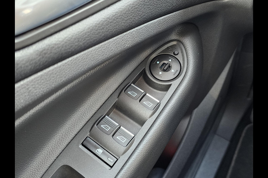 Ford Kuga 1.5 EcoBoost Titanium 150 pk | Nieuwstaat | Navigatie | PDC voor + achter | Keyless entry | Elektrisch bedienbare achterklep | Winterpack | Bi-xenon etc. Ford Kuga 1.5 EcoBoost Titanium 150 pk | Nieuwstaat | Navigatie | PDC voor + achter | Keyless entry | Elektrisch bedienbare achterklep | Winterpack | Bi-xenon etc.