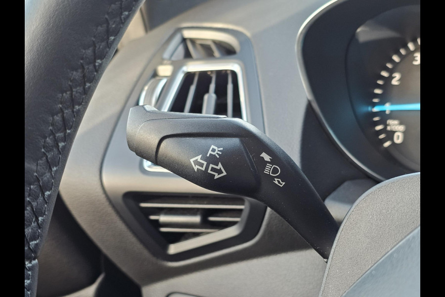 Ford Kuga 1.5 EcoBoost Titanium 150 pk | Nieuwstaat | Navigatie | PDC voor + achter | Keyless entry | Elektrisch bedienbare achterklep | Winterpack | Bi-xenon etc. Ford Kuga 1.5 EcoBoost Titanium 150 pk | Nieuwstaat | Navigatie | PDC voor + achter | Keyless entry | Elektrisch bedienbare achterklep | Winterpack | Bi-xenon etc.