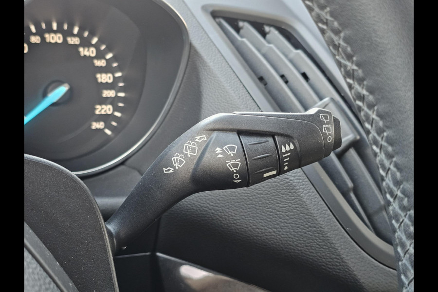 Ford Kuga 1.5 EcoBoost Titanium 150 pk | Nieuwstaat | Navigatie | PDC voor + achter | Keyless entry | Elektrisch bedienbare achterklep | Winterpack | Bi-xenon etc. Ford Kuga 1.5 EcoBoost Titanium 150 pk | Nieuwstaat | Navigatie | PDC voor + achter | Keyless entry | Elektrisch bedienbare achterklep | Winterpack | Bi-xenon etc.