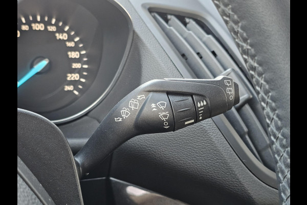 Ford Kuga 1.5 EcoBoost Titanium 150 pk | Nieuwstaat | Navigatie | PDC voor + achter | Keyless entry | Elektrisch bedienbare achterklep | Winterpack | Bi-xenon etc. Ford Kuga 1.5 EcoBoost Titanium 150 pk | Nieuwstaat | Navigatie | PDC voor + achter | Keyless entry | Elektrisch bedienbare achterklep | Winterpack | Bi-xenon etc.
