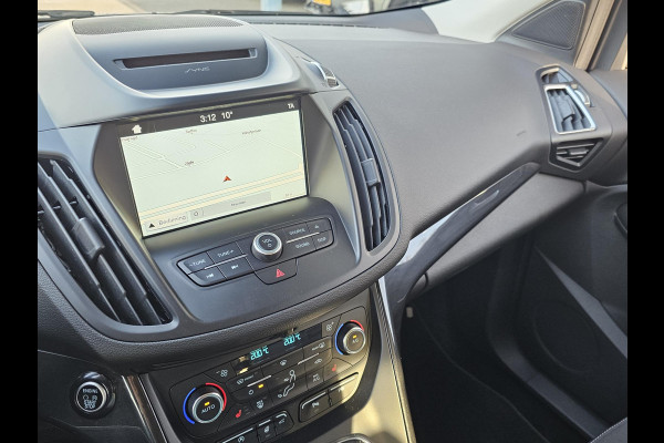 Ford Kuga 1.5 EcoBoost Titanium 150 pk | Nieuwstaat | Navigatie | PDC voor + achter | Keyless entry | Elektrisch bedienbare achterklep | Winterpack | Bi-xenon etc. Ford Kuga 1.5 EcoBoost Titanium 150 pk | Nieuwstaat | Navigatie | PDC voor + achter | Keyless entry | Elektrisch bedienbare achterklep | Winterpack | Bi-xenon etc.