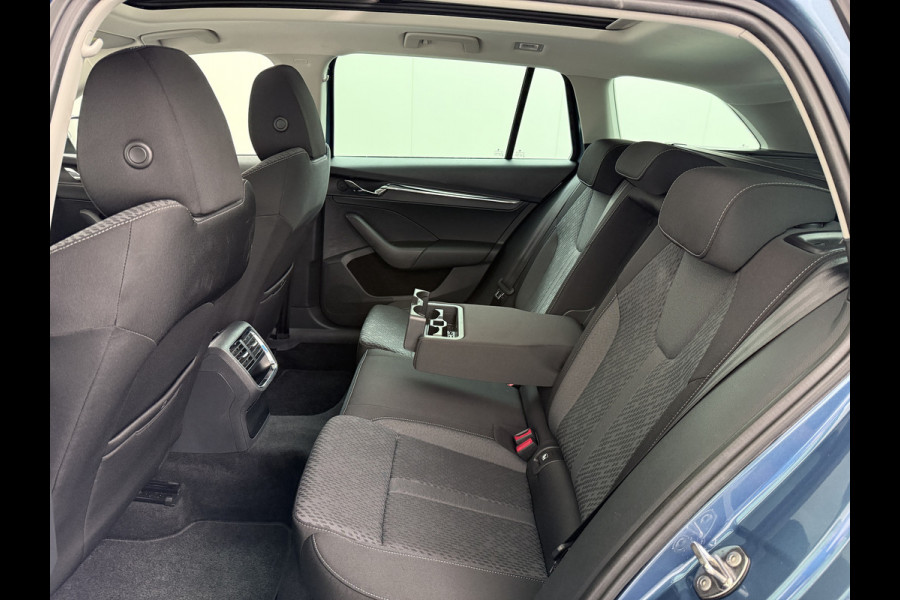 Škoda Octavia Combi 1.5TSI 150PK Panoramadak Trekhaak Adap.Cruise Navi Ecc Apple Carplay Android Auto First Edition Elek.Achterklep Virtual Cockpit Pdc Keyless Wifi 1e Eigenaar Origineel Nederlandse Auto Škoda Octavia Combi 1.5TSI 150PK Panoramadak Trekhaak Adap.Cruise Navi Ecc Apple Carplay Android Auto First Edition Elek.Achterklep Virtual Cockpit Pdc Keyless Wifi 1e Eigenaar Origineel Nederlandse Auto