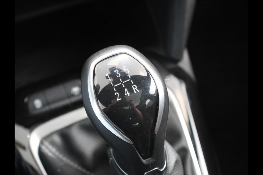 Opel Corsa 1.2 GS | Panorama dak | Achteruitrij camera | Parkeersensoren | Cruise control | LED | Verwarmde voorstoelen | Stuurwiel verwarmd | Climate control | Apple carplay/ Android Auto | Opel Corsa 1.2 GS | Panorama dak | Achteruitrij camera | Parkeersensoren | Cruise control | LED | Verwarmde voorstoelen | Stuurwiel verwarmd | Climate control | Apple carplay/ Android Auto |
