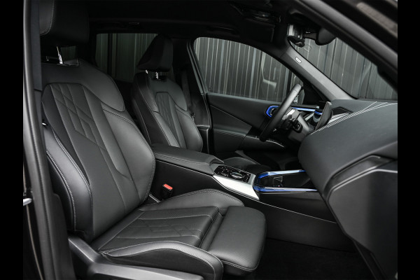 BMW X3 30e xDrive | M-SPORT | COMFORT ACCESS | ACTIVE CRUISE | LEDER | STOELVERWARMING | STUURWIEL VERWARMING | MEMORY SEATS | AMBIANCE