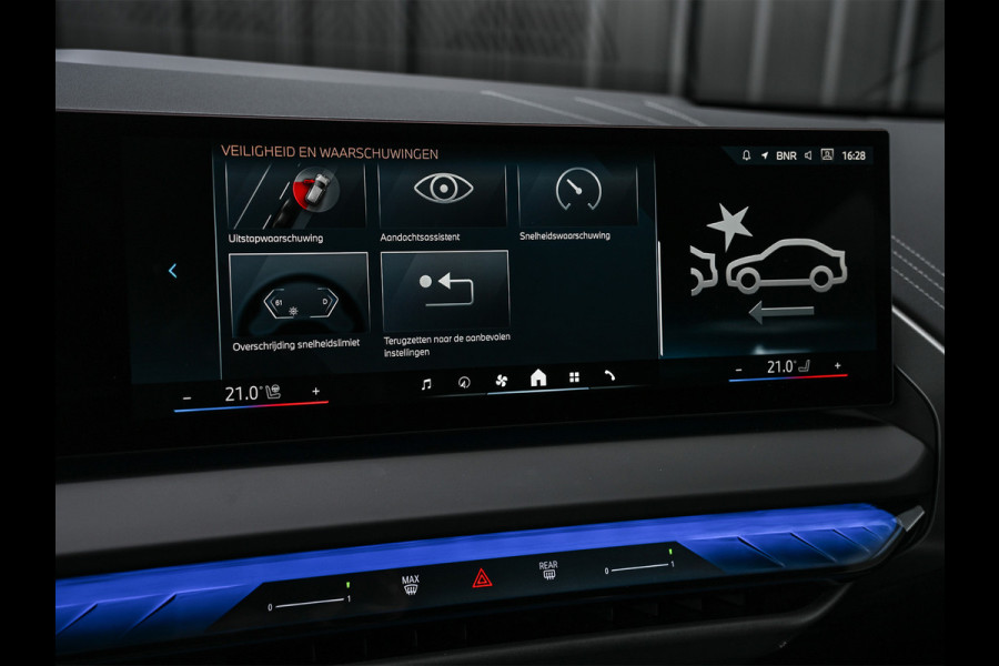 BMW X3 30e xDrive | M-SPORT | COMFORT ACCESS | ACTIVE CRUISE | LEDER | STOELVERWARMING | STUURWIEL VERWARMING | MEMORY SEATS | AMBIANCE