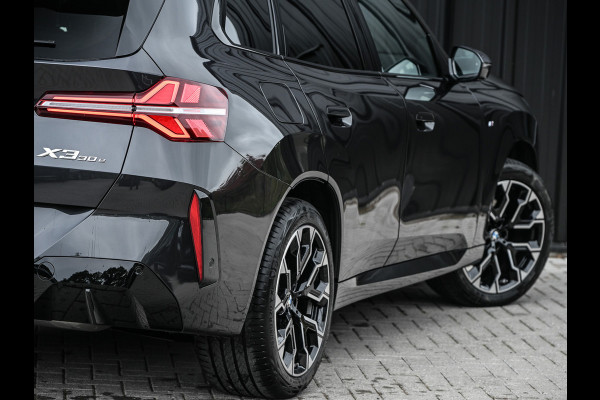 BMW X3 30e xDrive | M-SPORT | COMFORT ACCESS | ACTIVE CRUISE | LEDER | STOELVERWARMING | STUURWIEL VERWARMING | MEMORY SEATS | AMBIANCE