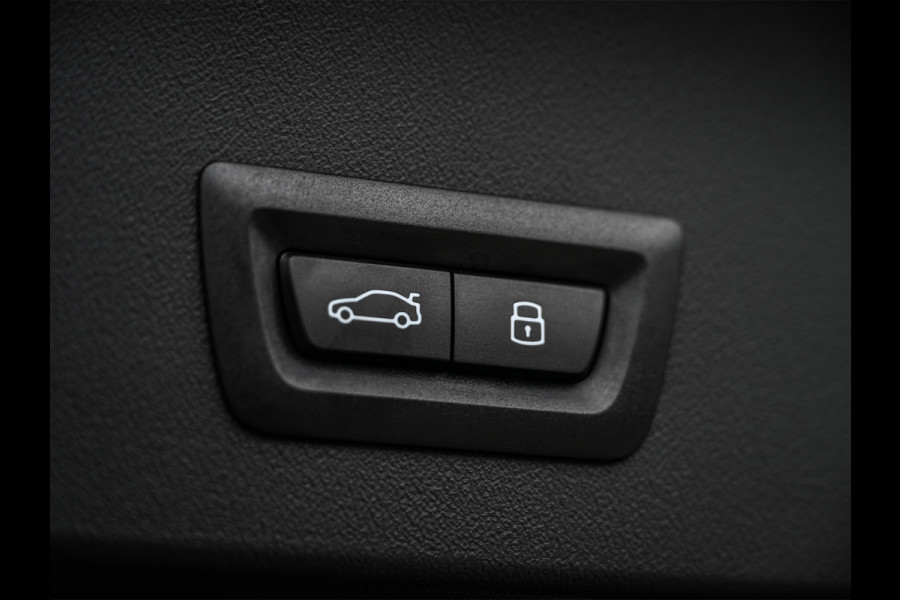 BMW X3 30e xDrive | M-SPORT | COMFORT ACCESS | ACTIVE CRUISE | LEDER | STOELVERWARMING | STUURWIEL VERWARMING | MEMORY SEATS | AMBIANCE