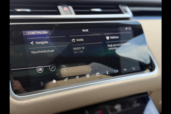 Land Rover Range Rover Velar 2.0 P250 Turbo AWD S | Pano | Airco | Cruise Land Rover Range Rover Velar 2.0 P250 Turbo AWD S | Pano | Airco | Cruise