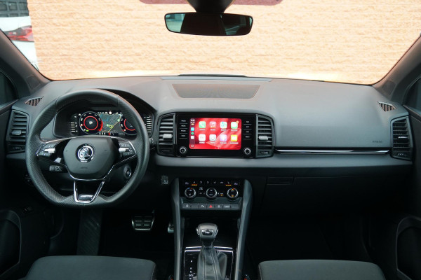 Škoda Karoq 1.5 TSI ACT Sportline Business *EERSTE EIGENAAR* + KEYLESS / CAMERA / CANTON AUDIO / TREKHAAK